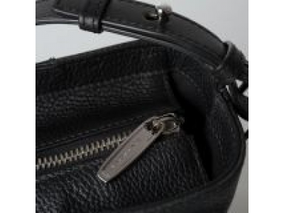 Женская кожаная сумка Jaguar Leather Tote Bag – Black от JAGUAR Женская кожаная сумка Jaguar Leather Tote Bag – Black